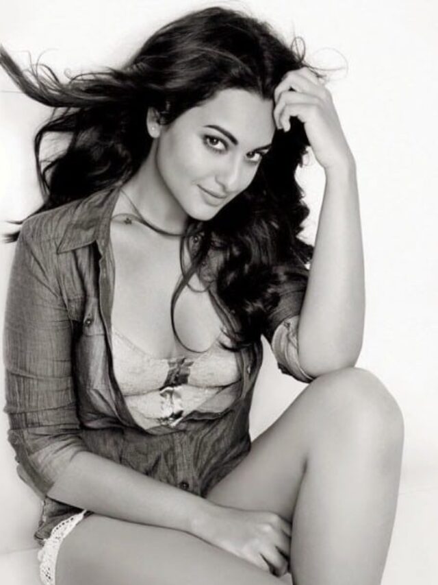cropped-hot-Sonakshi-Sinha-sexy-black-and-white-photo.jpg